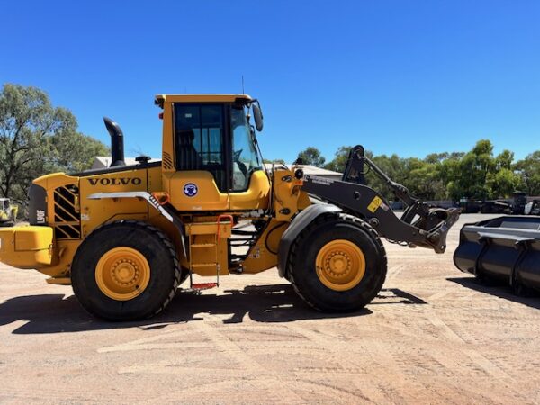 2022 Volvo L90F Loader - Image 8