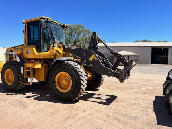 2022 Volvo L90F Loader - Image 9