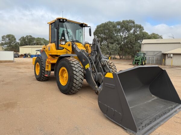 2022 Volvo L90F Loader - Image 8