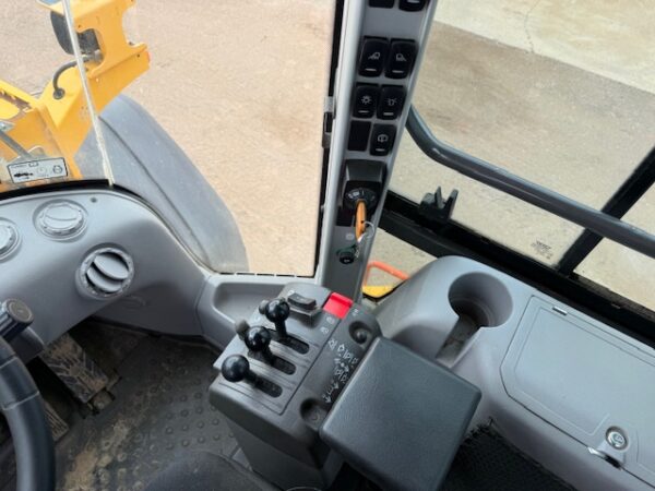 2022 Volvo L90F Loader - Image 30