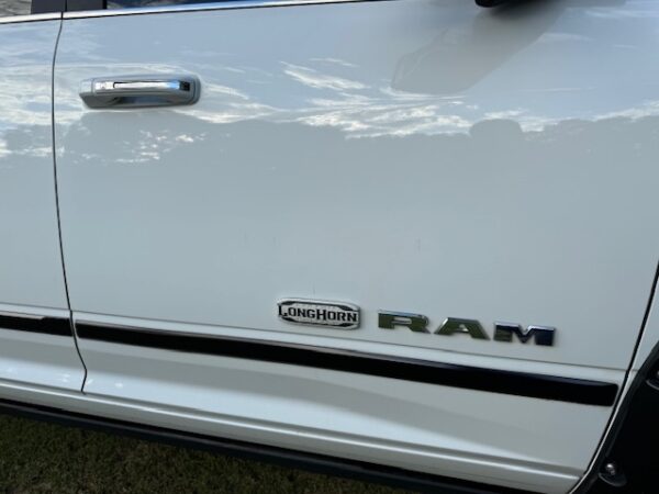 2019 RAM 2500 Megacab Longhorn - Image 11