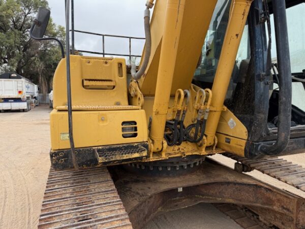 2004 Caterpillar 320CL Excavator - Image 9