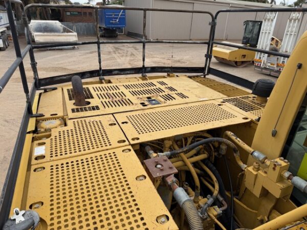 2004 Caterpillar 320CL Excavator - Image 10