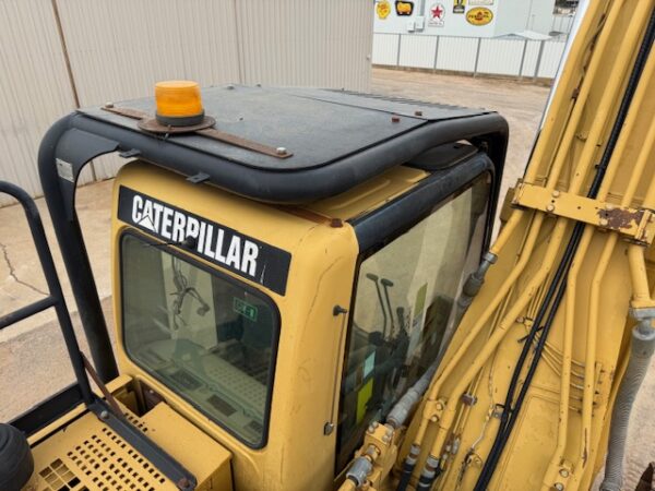 2004 Caterpillar 320CL Excavator - Image 11