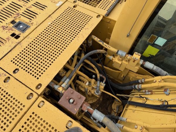 2004 Caterpillar 320CL Excavator - Image 12