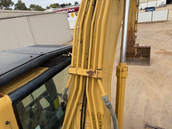 2004 Caterpillar 320CL Excavator - Image 13