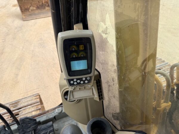 2004 Caterpillar 320CL Excavator - Image 25