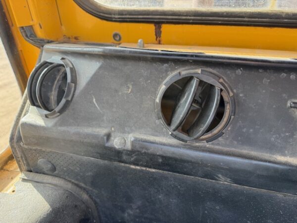 1993 Volvo L70 Loader/IT - Image 32