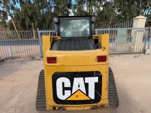 2012 Caterpillar 247B3 skid steer - Image 3