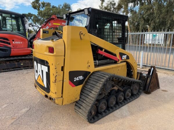 2012 Caterpillar 247B3 skid steer - Image 4