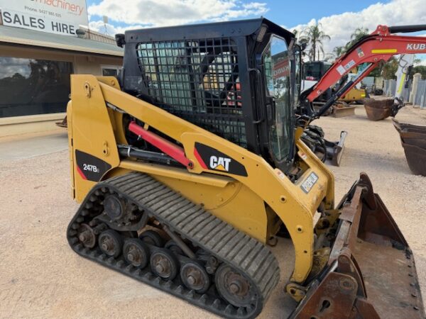2012 Caterpillar 247B3 skid steer - Image 5