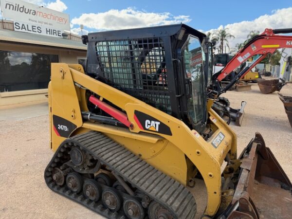 2012 Caterpillar 247B3 skid steer - Image 6