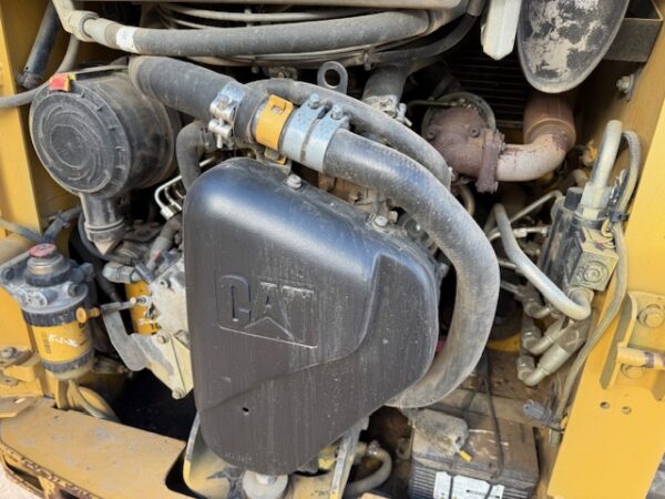 2012 Caterpillar 247B3 skid steer - Image 11