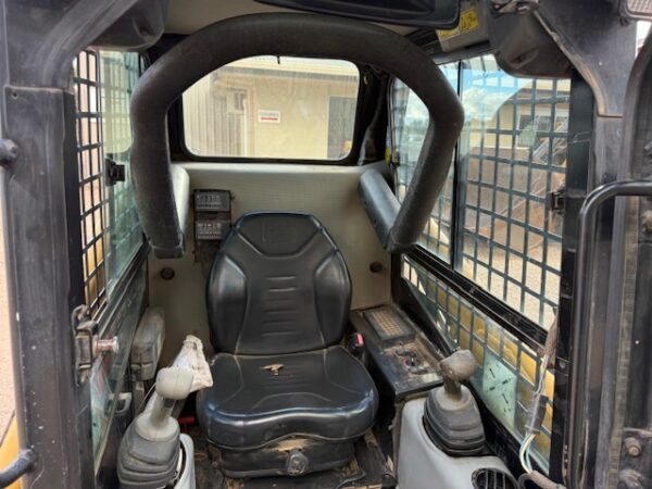 2012 Caterpillar 247B3 skid steer - Image 17