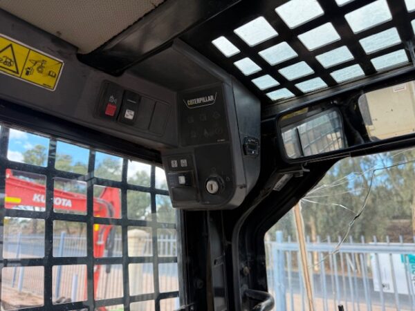 2012 Caterpillar 247B3 skid steer - Image 18