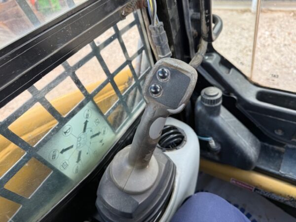 2012 Caterpillar 247B3 skid steer - Image 22