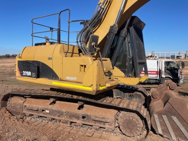 2011 Caterpillar 320DLRR Excavator - Image 2