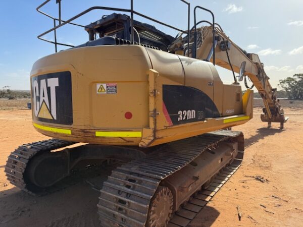 2011 Caterpillar 320DLRR Excavator - Image 17