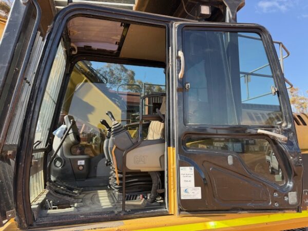 2011 Caterpillar 320DLRR Excavator - Image 34