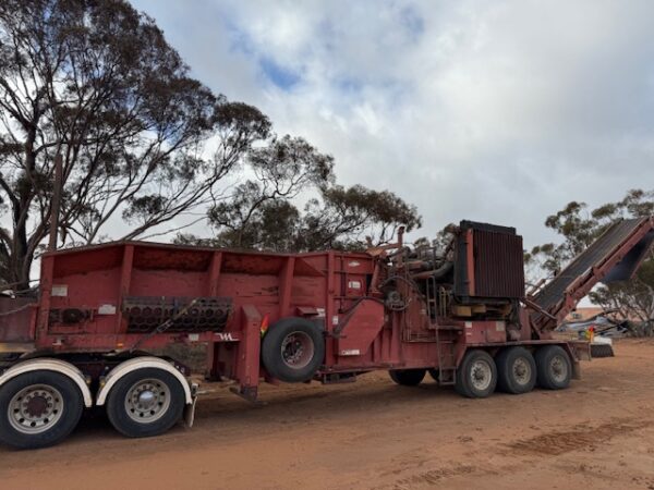 2010 Morbark 3800 Wood Hog Grinder