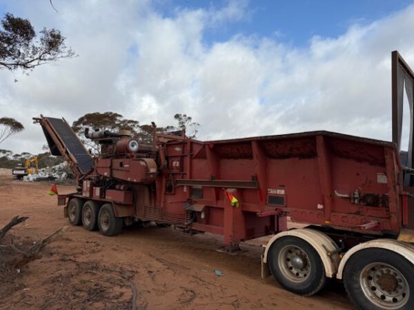 2010 Morbark 3800 Wood Hog Grinder - Image 18