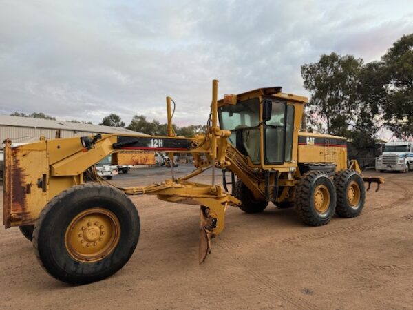 2005 Caterpillar 12H Series II Grader