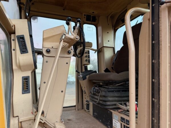 2005 Caterpillar 12H Series II Grader - Image 21