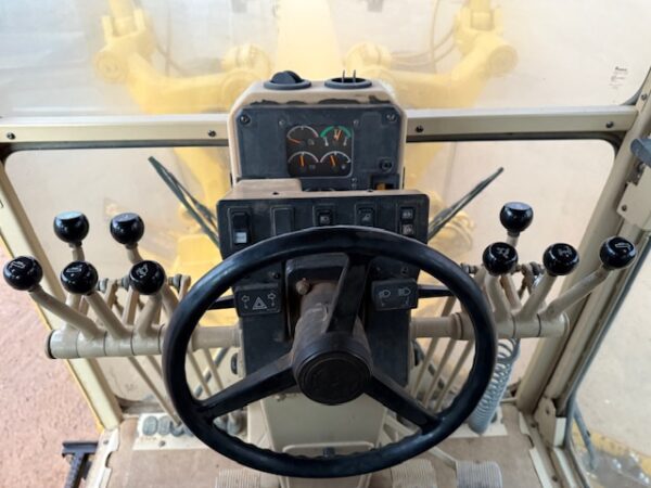 2005 Caterpillar 12H Series II Grader - Image 26
