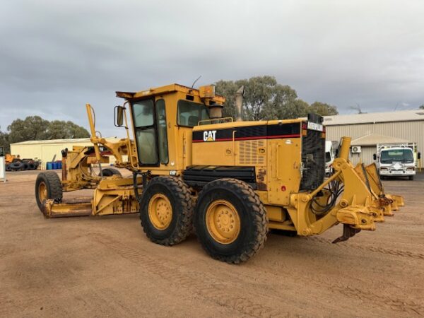 2005 Caterpillar 12H Series II Grader - Image 5