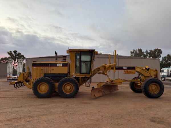 2005 Caterpillar 12H Series II Grader - Image 8