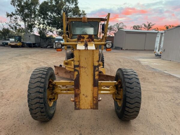2005 Caterpillar 12H Series II Grader - Image 9