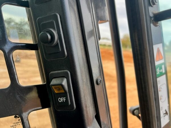2020 Bobcat T595 Skidsteer - Image 17