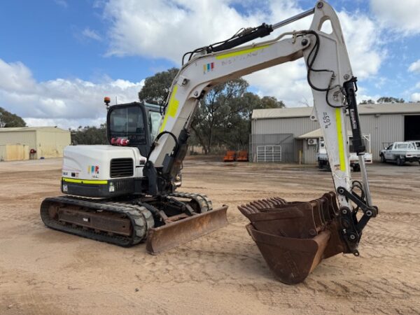 2015 Bobcat E85 Excavator - Image 6