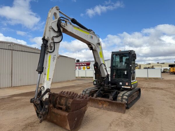 2015 Bobcat E85 Excavator - Image 8