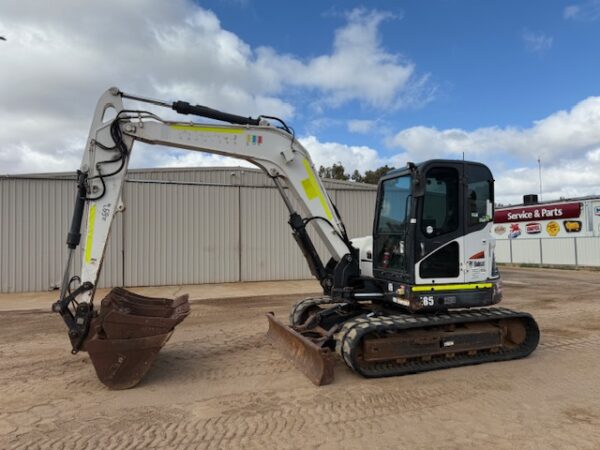 2015 Bobcat E85 Excavator - Image 9