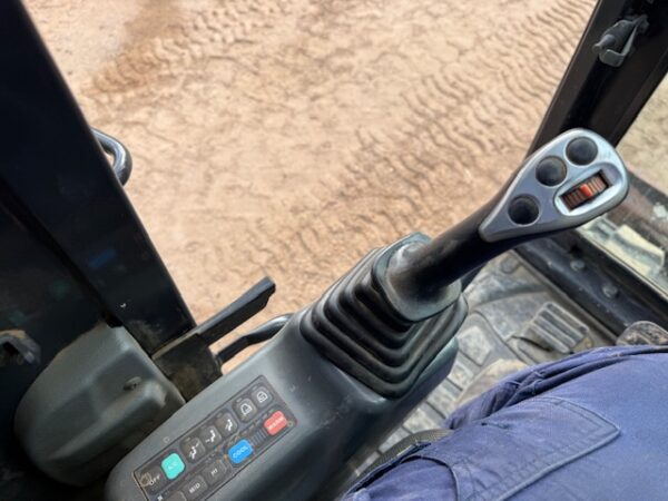 2015 Bobcat E85 Excavator - Image 22