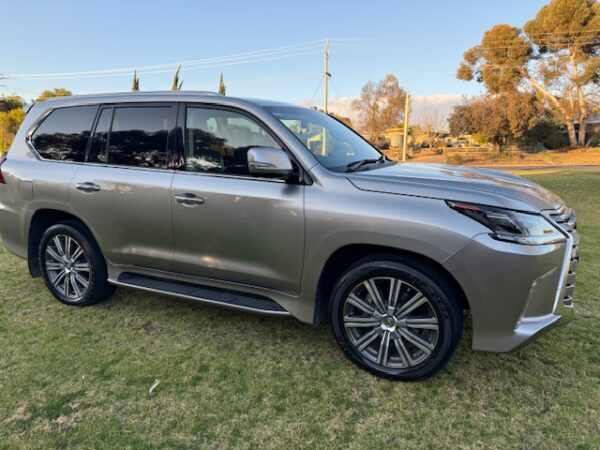 2016 Lexus LX570 Sports Luxury