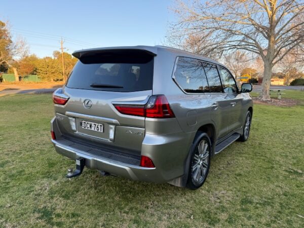 2016 Lexus LX570 Sports Luxury - Image 3