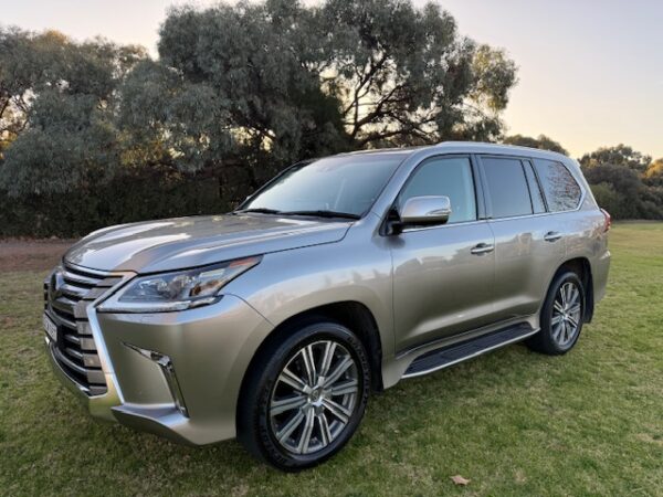 2016 Lexus LX570 Sports Luxury - Image 7