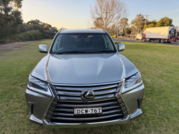 2016 Lexus LX570 Sports Luxury - Image 10