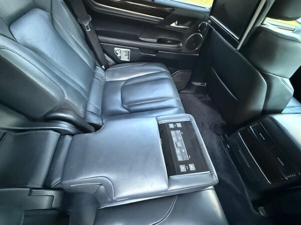 2016 Lexus LX570 Sports Luxury - Image 17