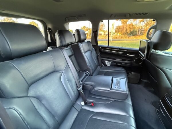 2016 Lexus LX570 Sports Luxury - Image 18