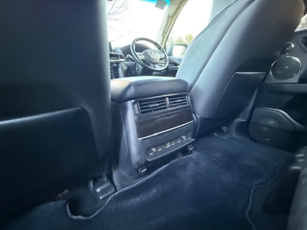 2016 Lexus LX570 Sports Luxury - Image 25