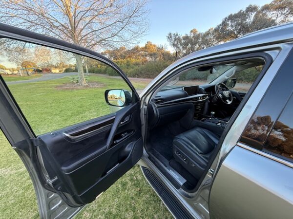 2016 Lexus LX570 Sports Luxury - Image 27