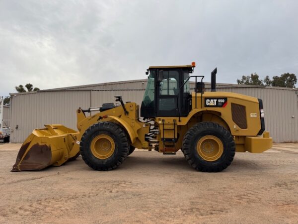 2017 Caterpillar 950GC Loader