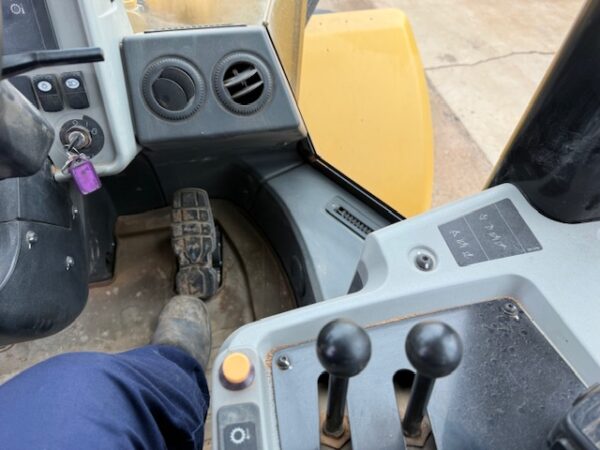 2017 Caterpillar 950GC Loader - Image 37