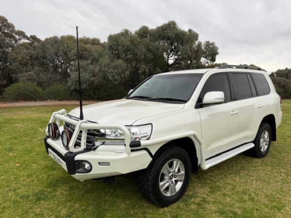 2017 Toyota Landcruiser Altitude VDJ200R - Image 3
