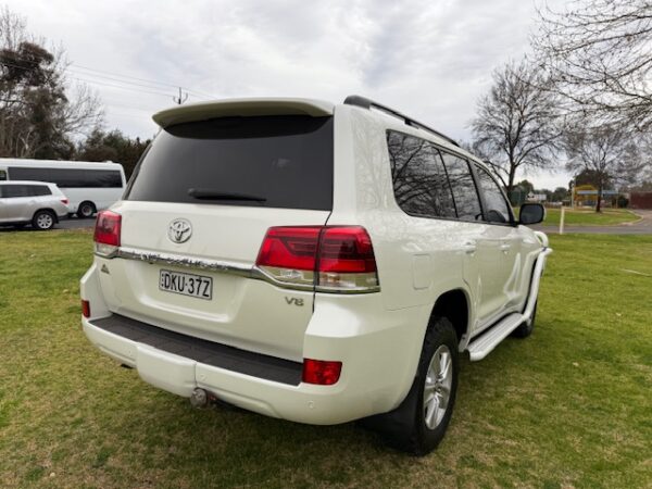 2017 Toyota Landcruiser Altitude VDJ200R - Image 8