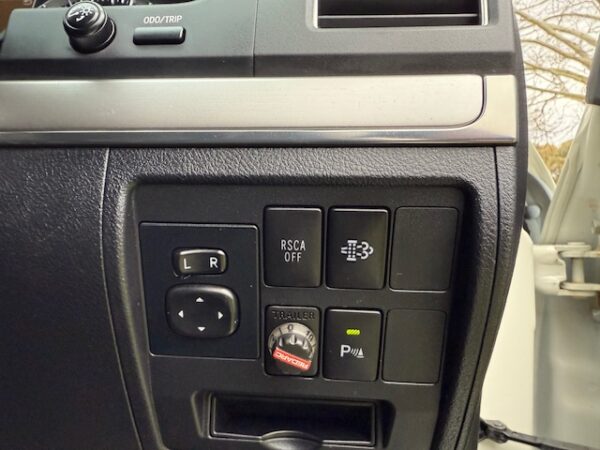 2017 Toyota Landcruiser Altitude VDJ200R - Image 28