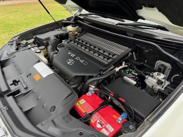 2017 Toyota Landcruiser Altitude VDJ200R - Image 31